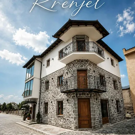 Rrenjet - The Roots מלון 4*